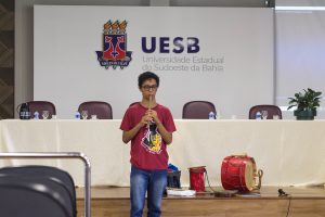 Colóquios Temáticos Nedet/ PPGeo-UESB. Momento Cultural Mestrando Alan Conceição Costa (PPGeo/UESB). Créditos: Horrana Quetile (instagram: hq_lua)