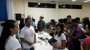 Lançamento do livro “Linguagem e ensino de ciências”. Autoria: Prof. Bruno Ferreira, durante a VI Semana de Química e I workshop do PGQUI – 08/12/2015